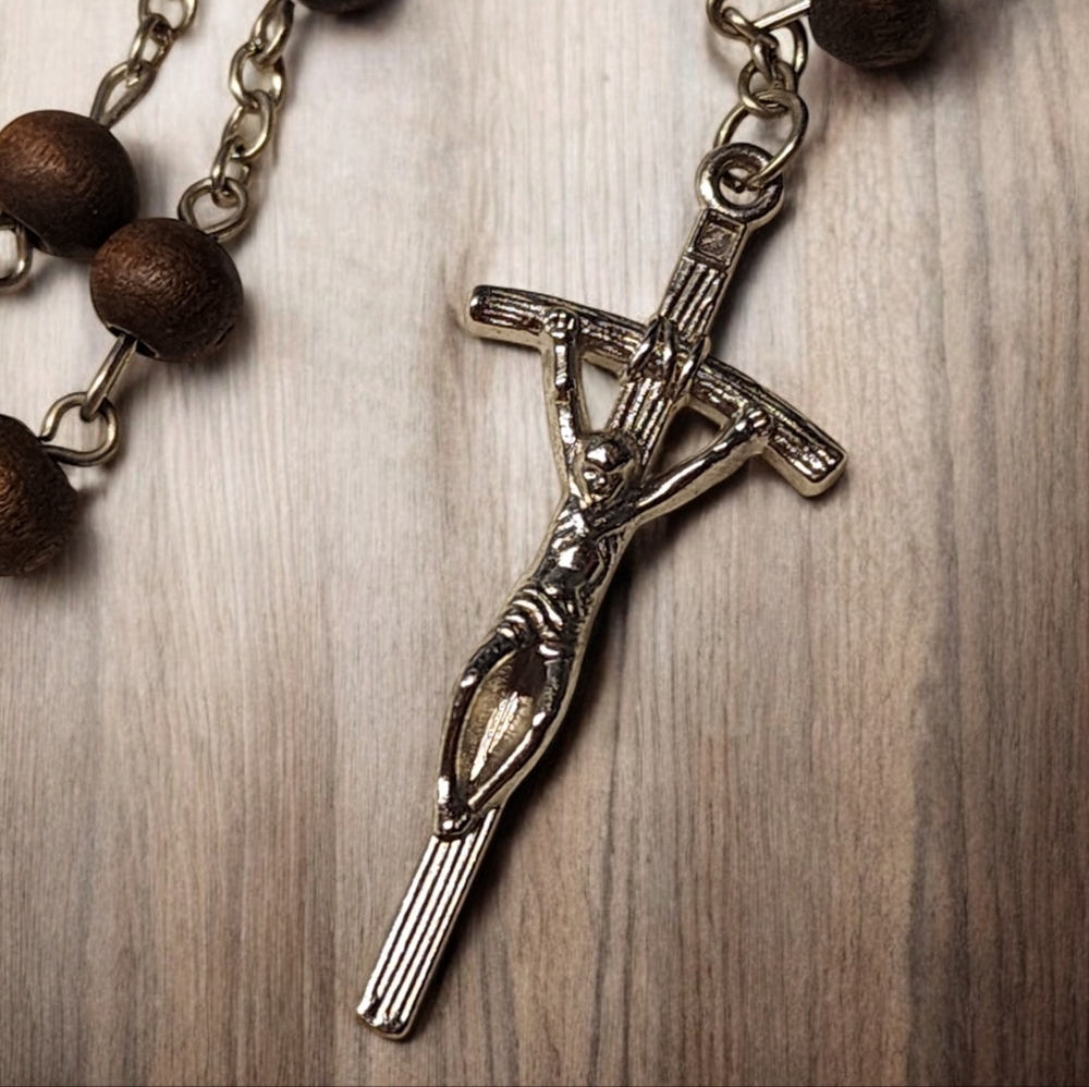 Catholic Rose Scented Wood Carved Rose Petal Rosary Pope Francesco Pope Francis